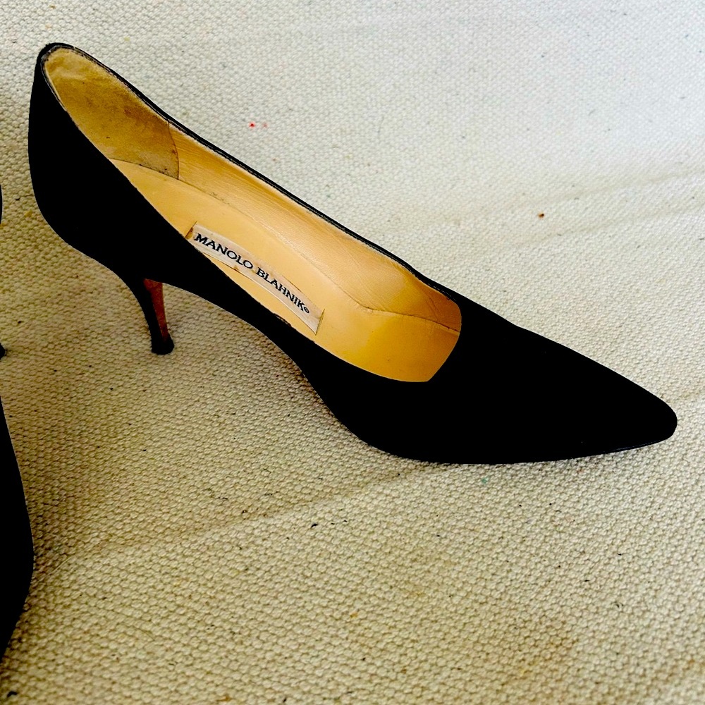 ❤️ Sale ❤️ Manolo Blahnik BB Textile-and-Suede Pump, EUC - Picture 9 of 16